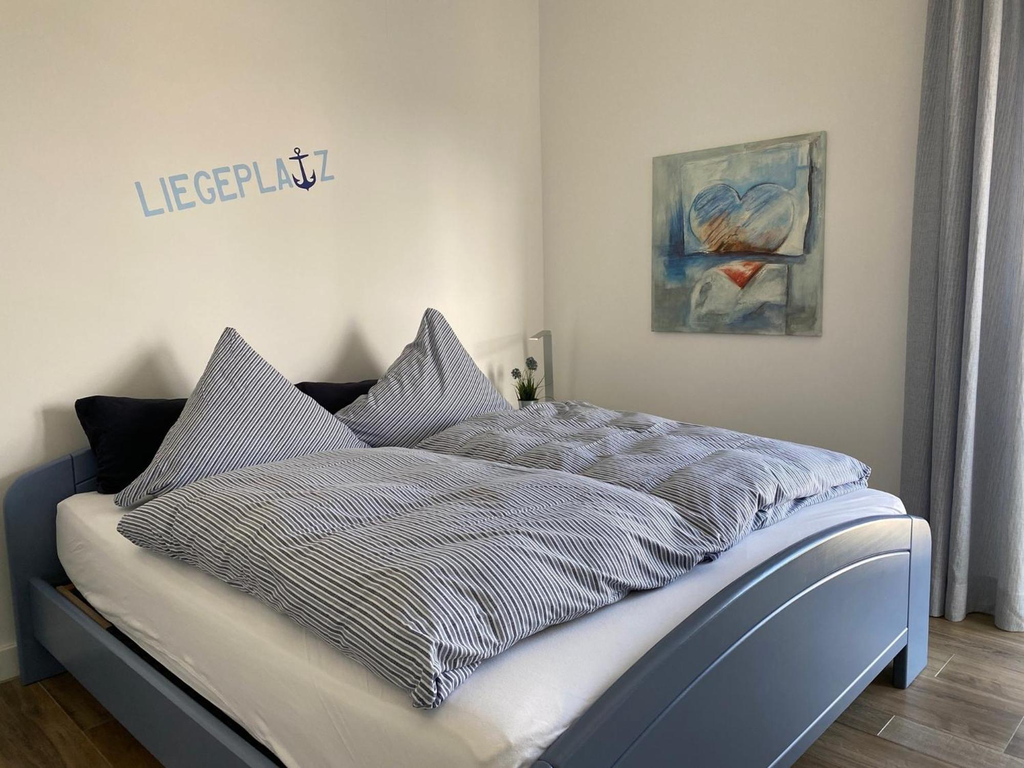 Port Marina Schlagseite Apartment Bremerhaven